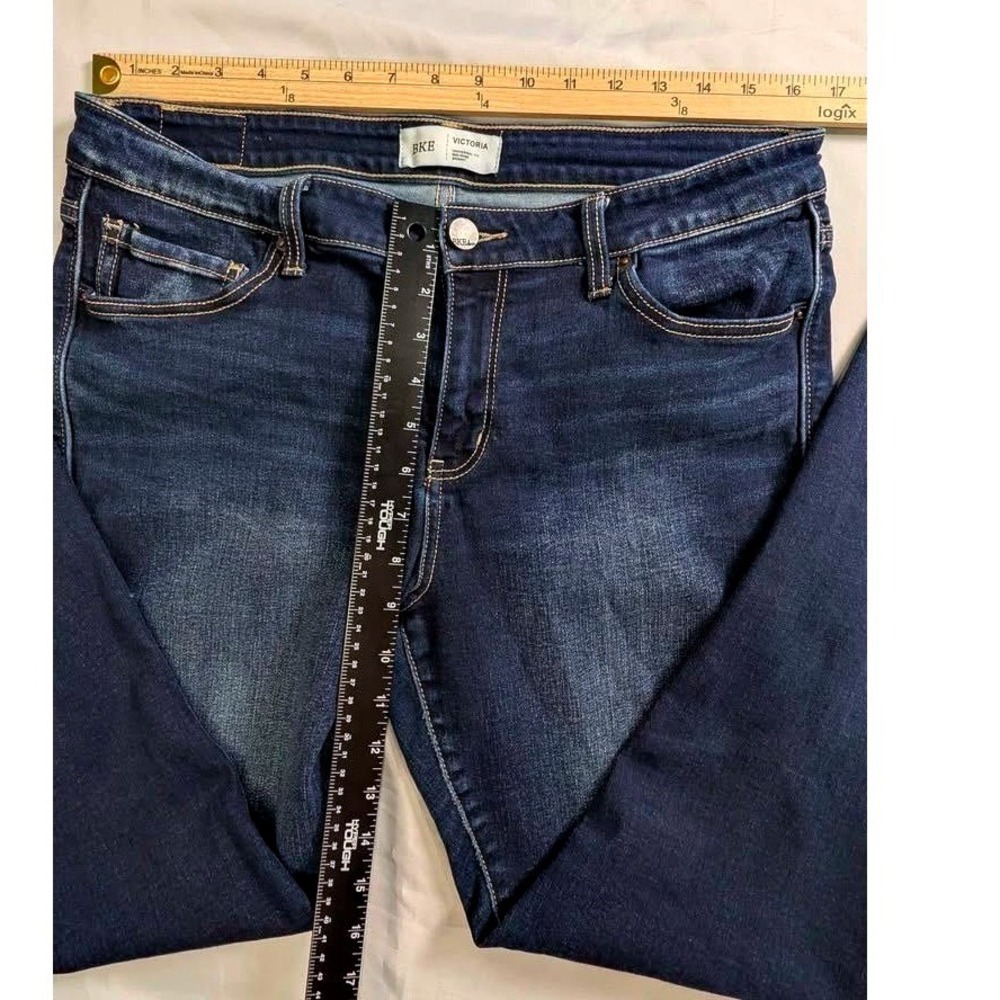 BKE~Victoria Skinny Jeans~ Size 31x29.5~Dark Wash/Mid Rise/Universal Fit/Stretch - Picture 3 of 10